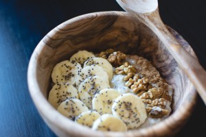 Oatmeal with Chia Seeds, Banana, and Walnuts